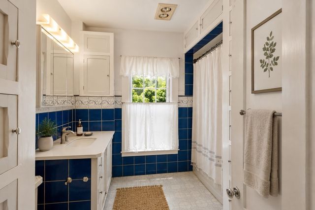 57 Old Mill Rd, Harvard, MA 01451
