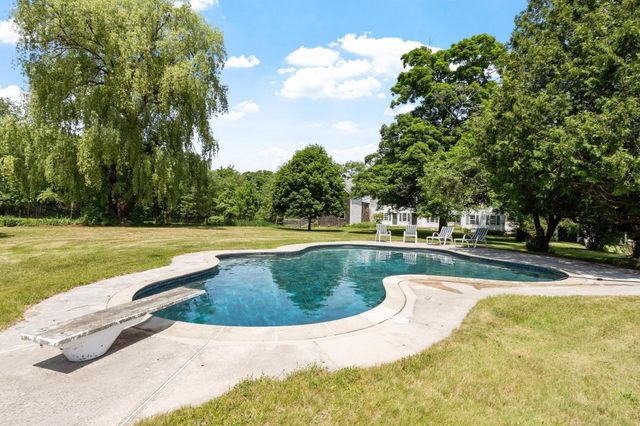 57 Old Mill Rd, Harvard, MA 01451