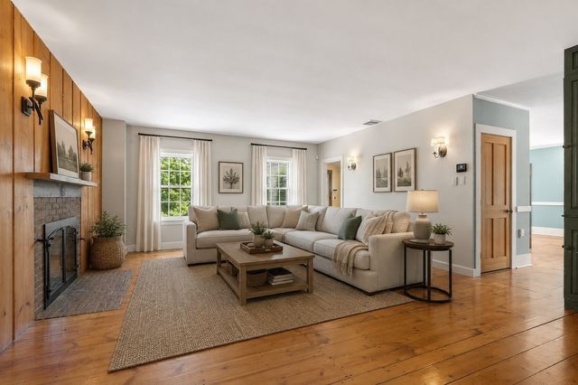 57 Old Mill Rd, Harvard, MA 01451