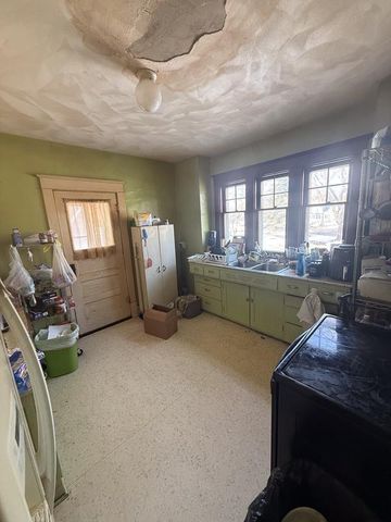 209 Walnut Street, Marshall, MN 56258