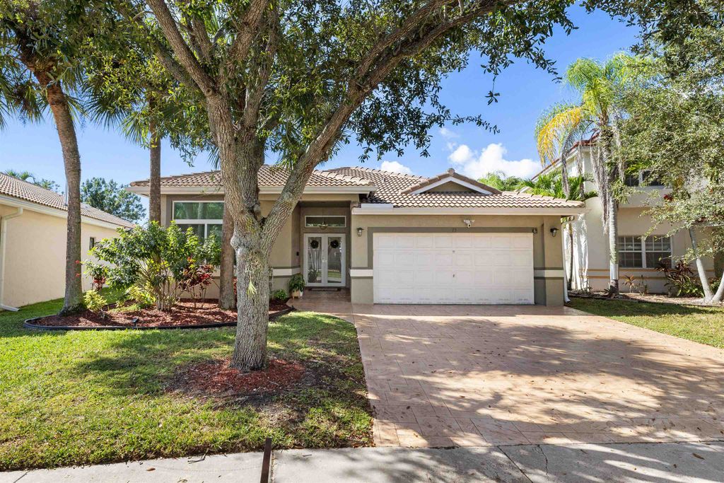 75 Gables Blvd, Weston, FL 33326