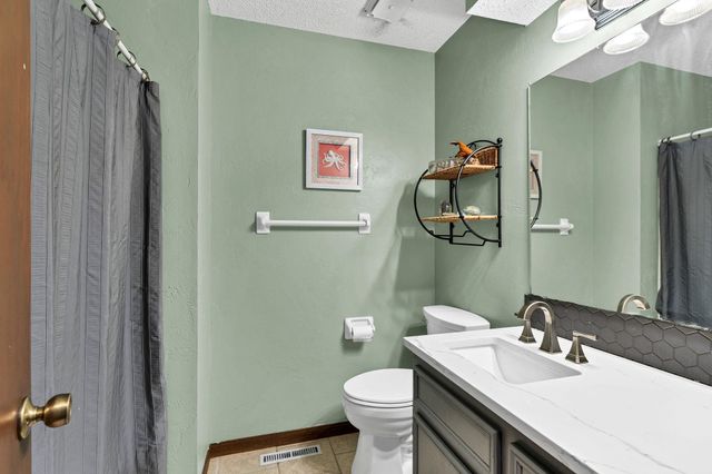 1304 N Denmark St, Wichita, KS 67212