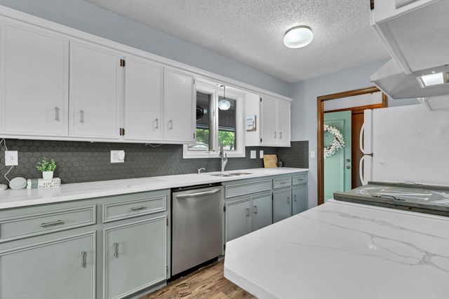 1304 N Denmark St, Wichita, KS 67212