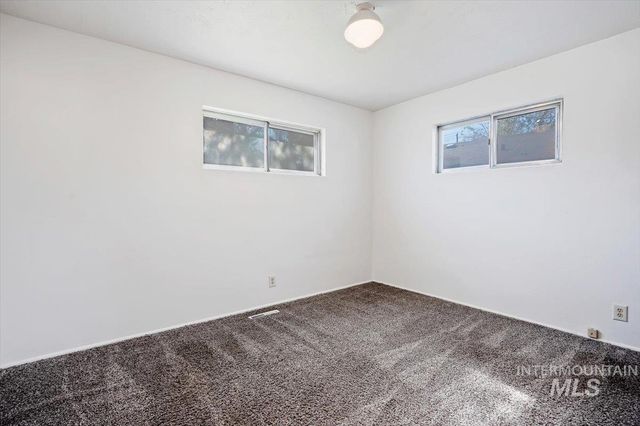 319 Tyler St, Twin Falls, ID 83301