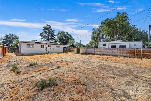 319 Tyler St, Twin Falls, ID 83301