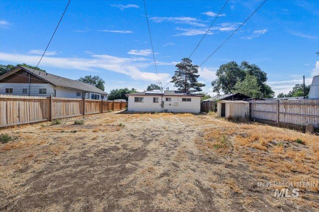 319 Tyler St, Twin Falls, ID 83301