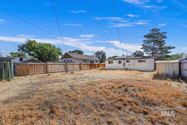 319 Tyler St, Twin Falls, ID 83301