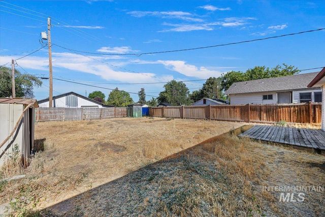 319 Tyler St, Twin Falls, ID 83301