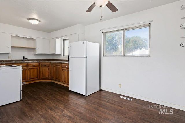 319 Tyler St, Twin Falls, ID 83301