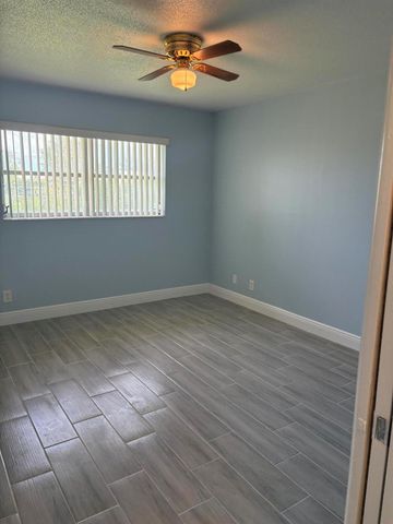 2501 Barkley Drive W I, West Palm Beach, FL 33415