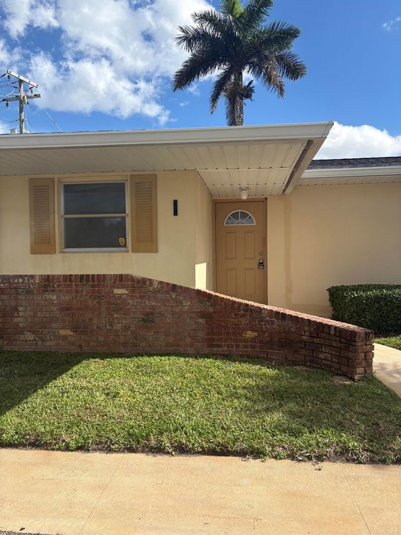 2501 Barkley Drive W I, West Palm Beach, FL 33415