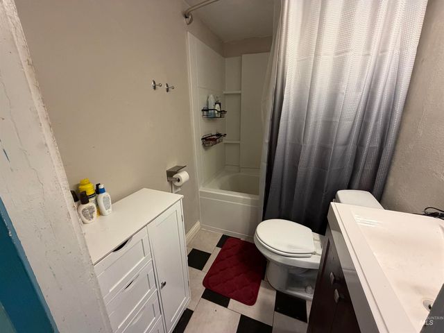 600 E 44th St., Garden City, ID 83714