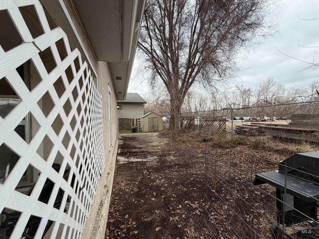 600 E 44th St., Garden City, ID 83714