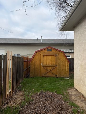 600 E 44th St., Garden City, ID 83714