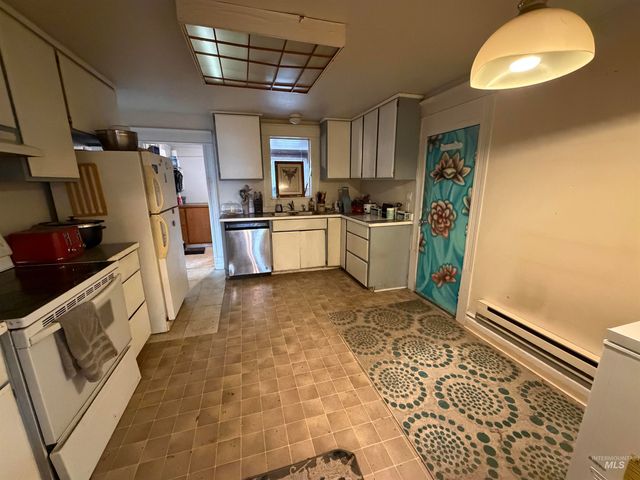 600 E 44th St., Garden City, ID 83714