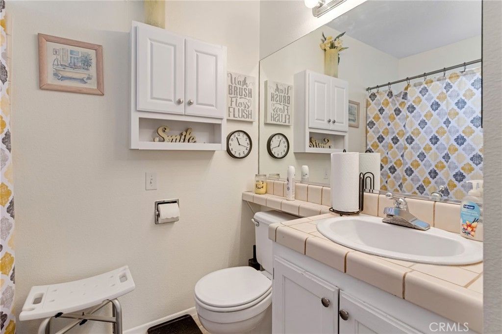 Image 18 of property listing at 19222 Cottonwood Drive, Apple Valley, CA 92308