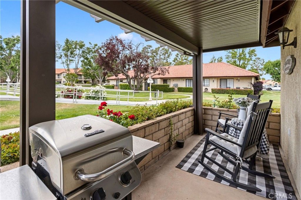 Image 25 of property listing at 19222 Cottonwood Drive, Apple Valley, CA 92308
