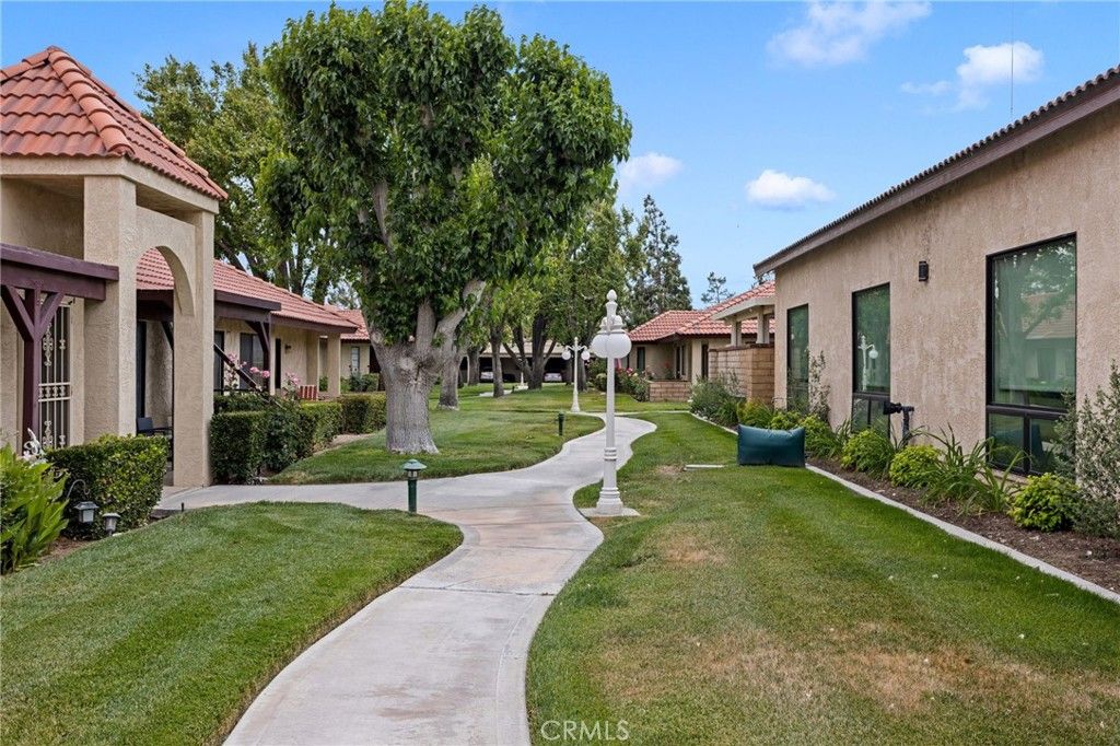Image 27 of property listing at 19222 Cottonwood Drive, Apple Valley, CA 92308