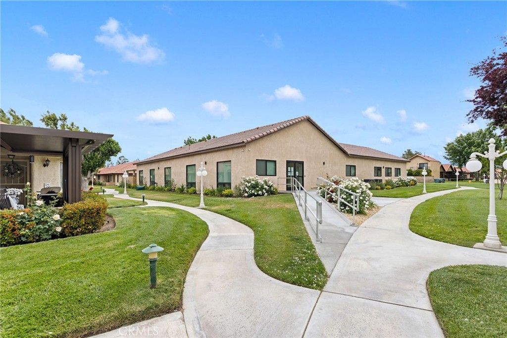 Image 29 of property listing at 19222 Cottonwood Drive, Apple Valley, CA 92308