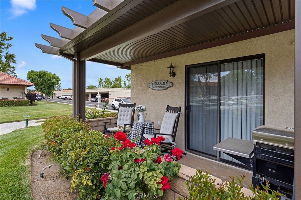 Image 3 of property listing at 19222 Cottonwood Drive, Apple Valley, CA 92308