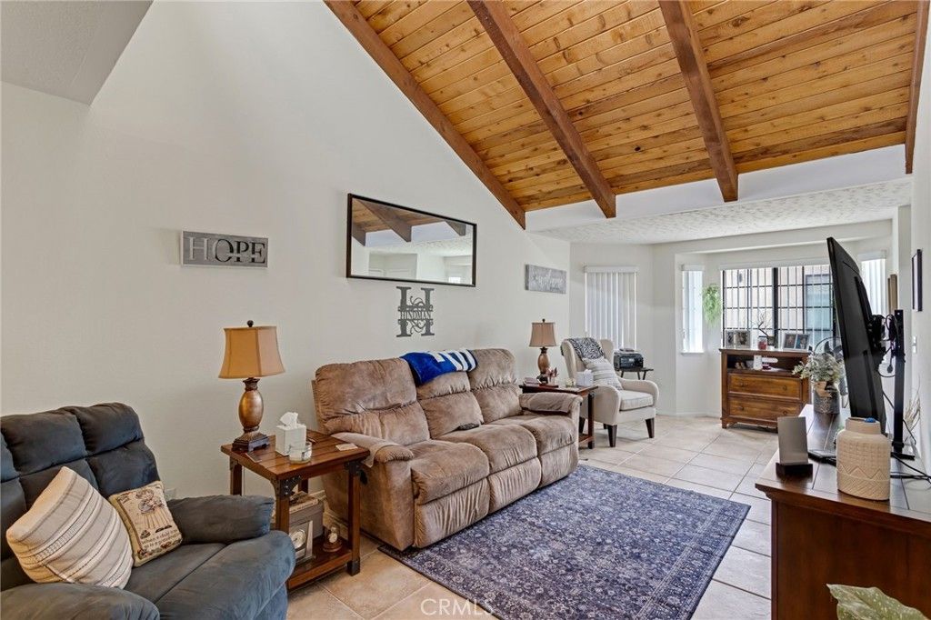 Image 6 of property listing at 19222 Cottonwood Drive, Apple Valley, CA 92308