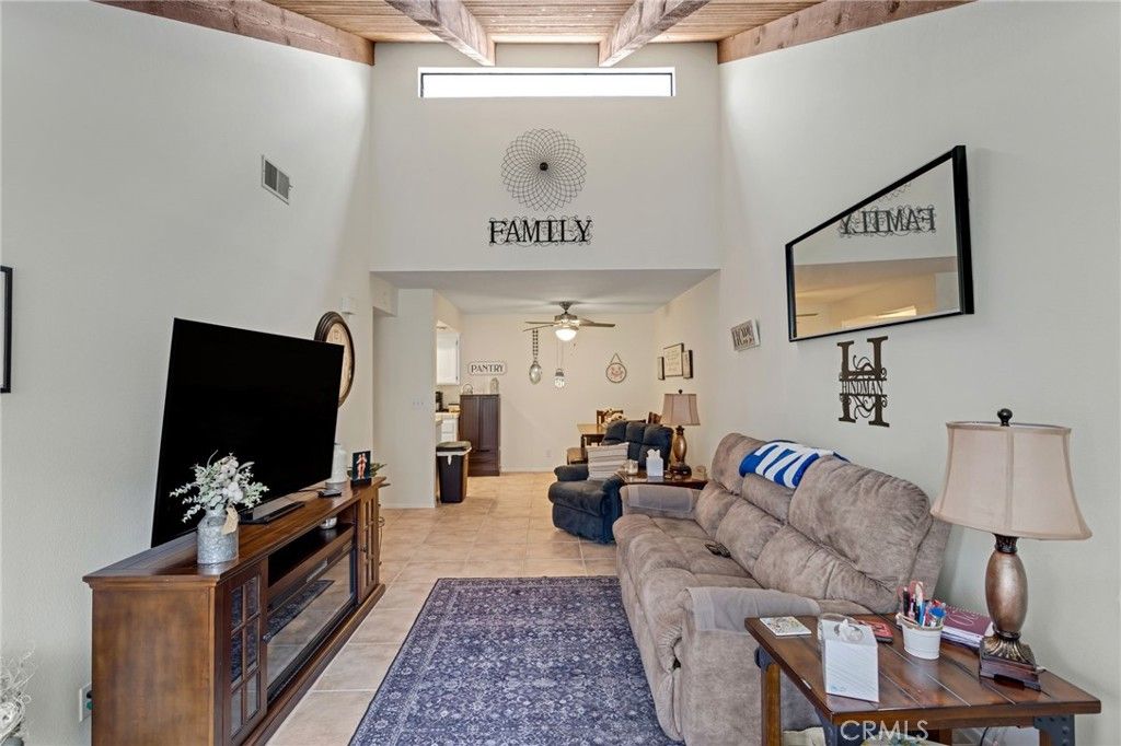 Image 7 of property listing at 19222 Cottonwood Drive, Apple Valley, CA 92308