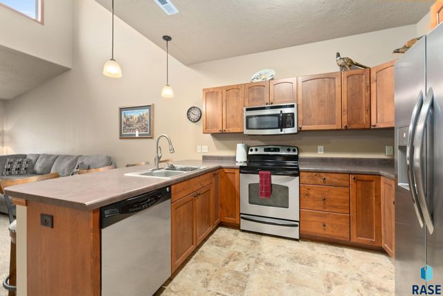 5400 S Cobblestone Pl Place 7, Sioux Falls, SD 57108