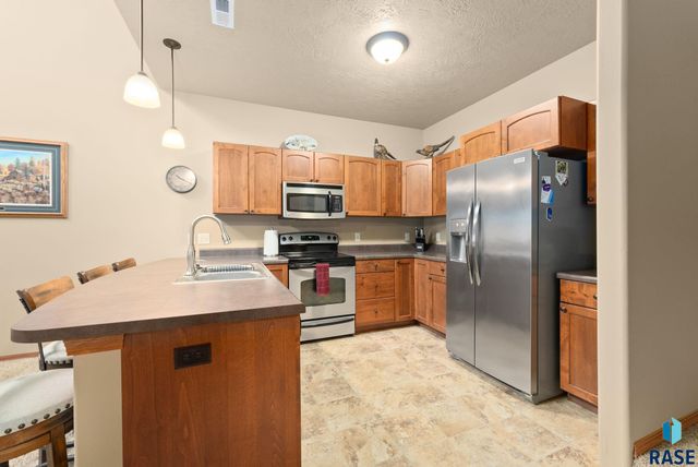 5400 S Cobblestone Pl Place 7, Sioux Falls, SD 57108