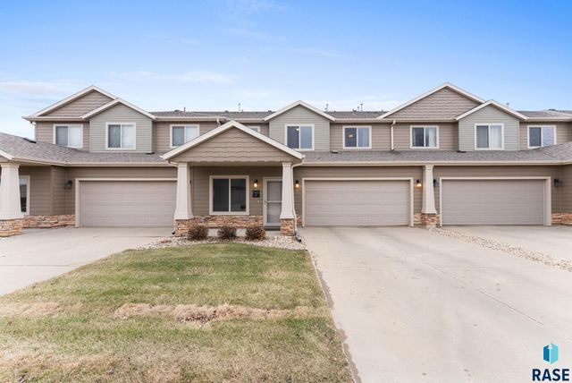 5400 S Cobblestone Pl Place 7, Sioux Falls, SD 57108