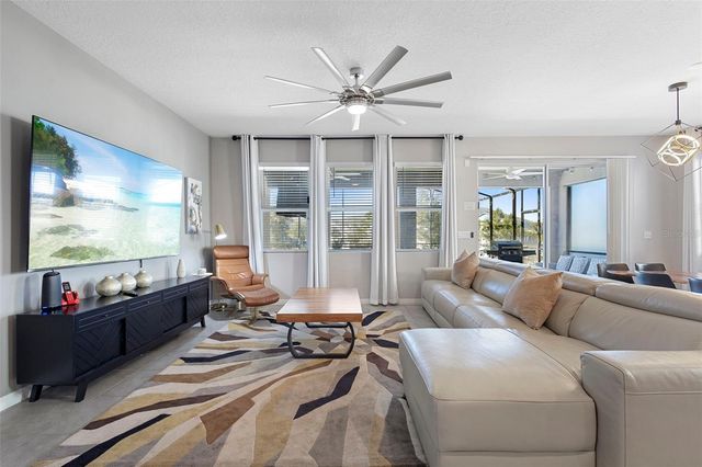 7592 OAKMOSS LOOP, Davenport, FL 33837