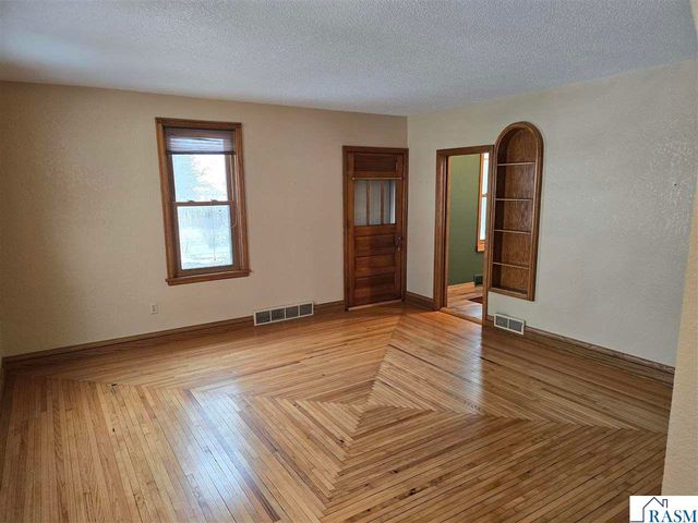 67632 440th St, Fairfax, MN 55332