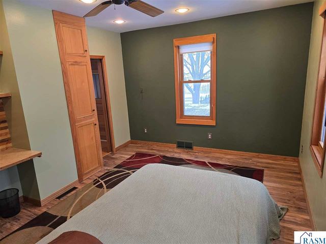 67632 440th St, Fairfax, MN 55332