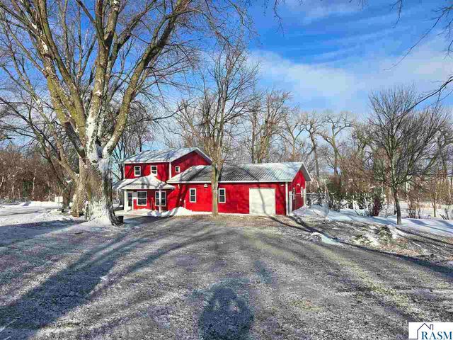 67632 440th St, Fairfax, MN 55332