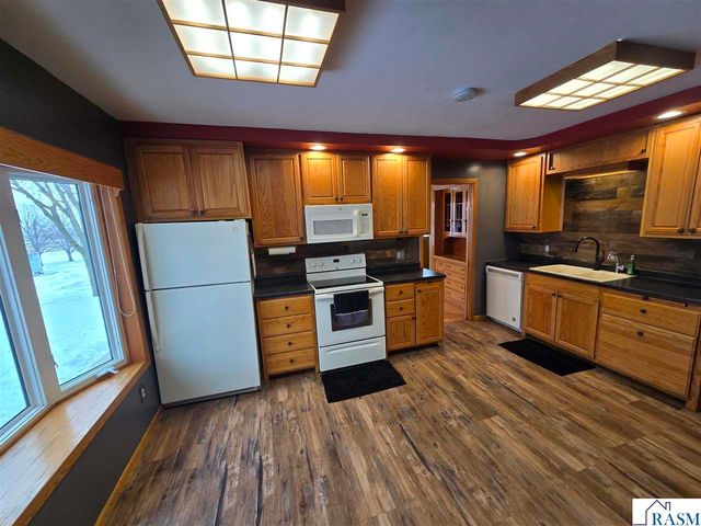 67632 440th St, Fairfax, MN 55332