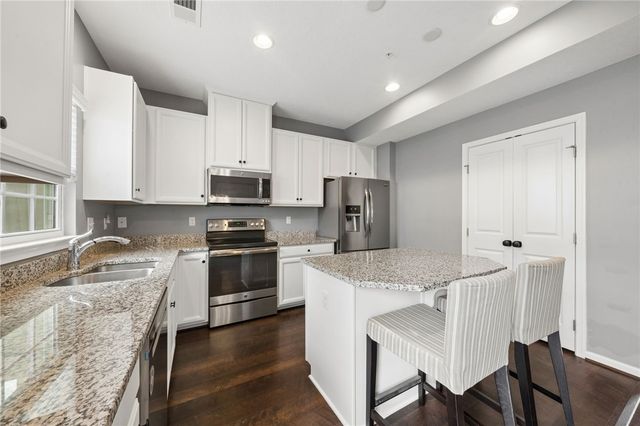 1803 Pointe View Dr, Adams Twp, PA 16046