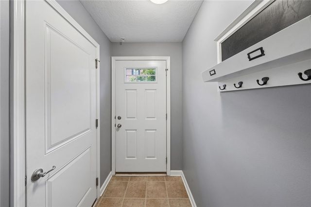 1803 Pointe View Dr, Adams Twp, PA 16046