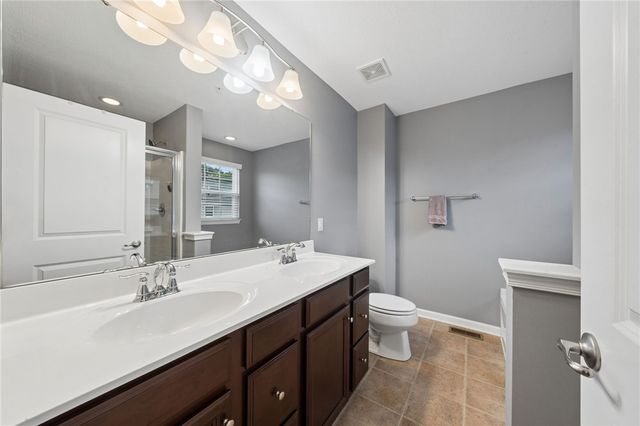 1803 Pointe View Dr, Adams Twp, PA 16046