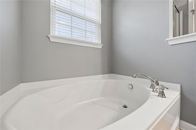 1803 Pointe View Dr, Adams Twp, PA 16046