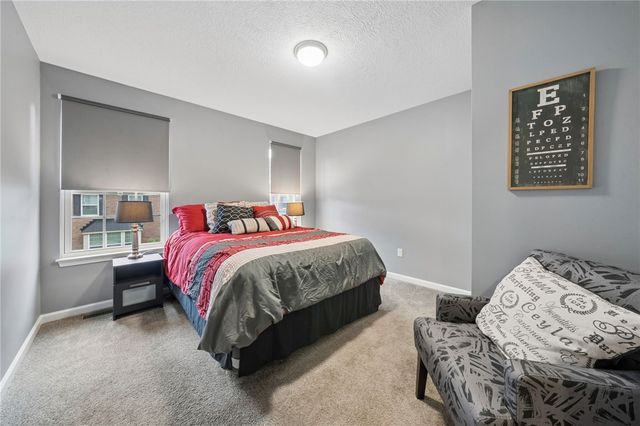 1803 Pointe View Dr, Adams Twp, PA 16046