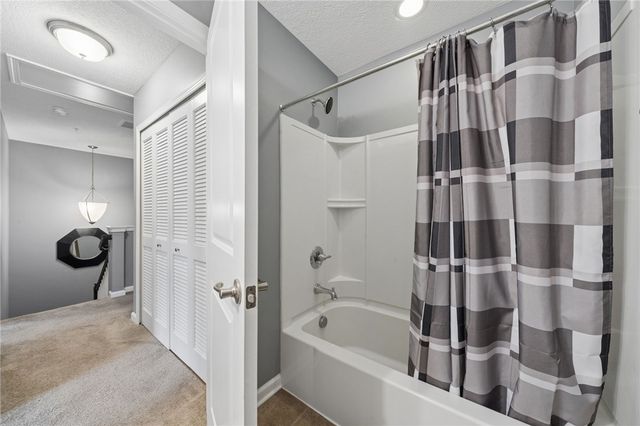 1803 Pointe View Dr, Adams Twp, PA 16046
