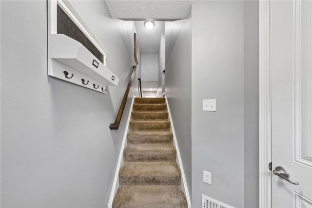 1803 Pointe View Dr, Adams Twp, PA 16046