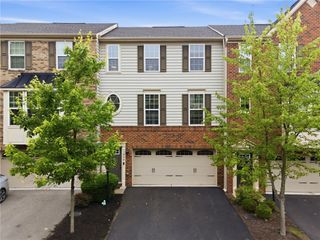 1803 Pointe View Dr, Adams Twp, PA 16046