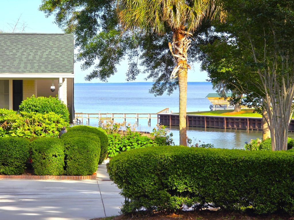424 Santee Drive, Santee, SC 29142