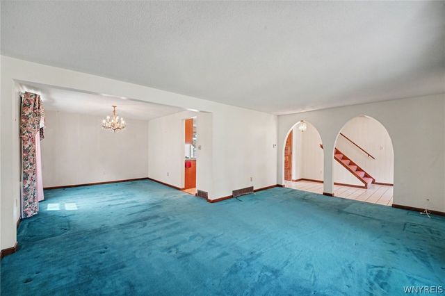 455 Meadow Drive, West Seneca, NY 14224