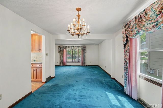 455 Meadow Drive, West Seneca, NY 14224