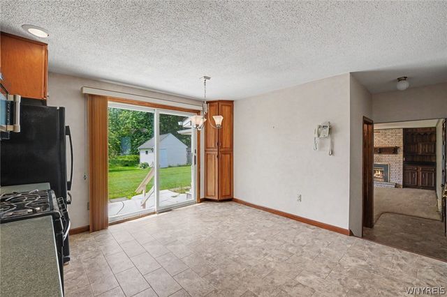 455 Meadow Drive, West Seneca, NY 14224