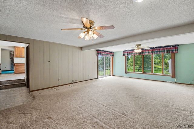 455 Meadow Drive, West Seneca, NY 14224