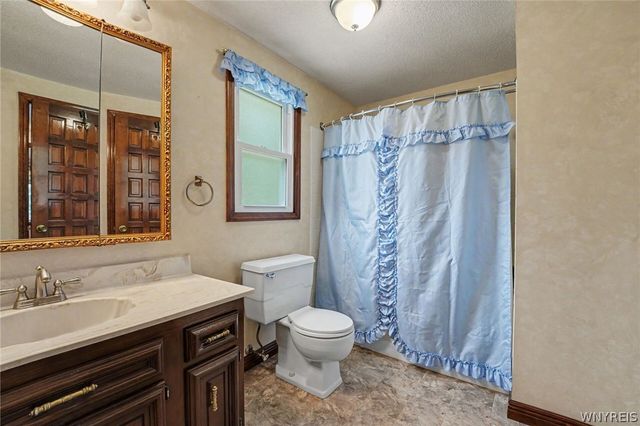 455 Meadow Drive, West Seneca, NY 14224