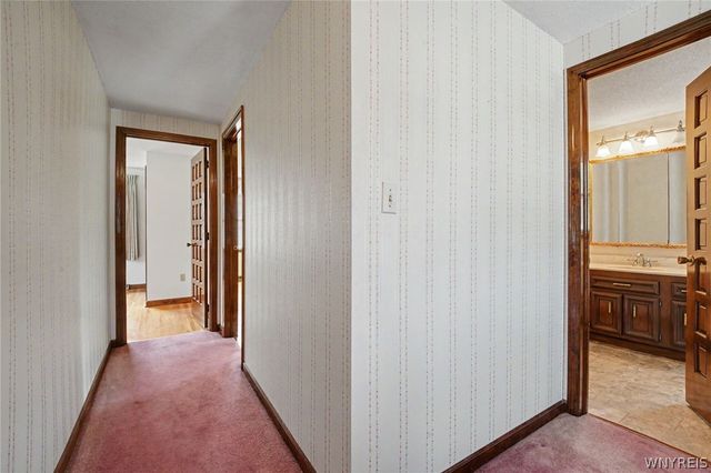455 Meadow Drive, West Seneca, NY 14224