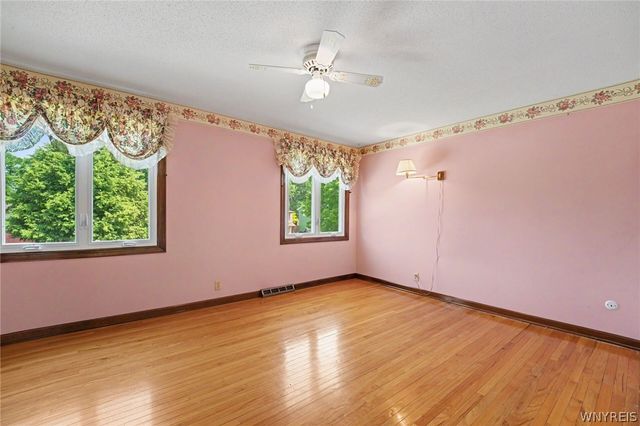 455 Meadow Drive, West Seneca, NY 14224